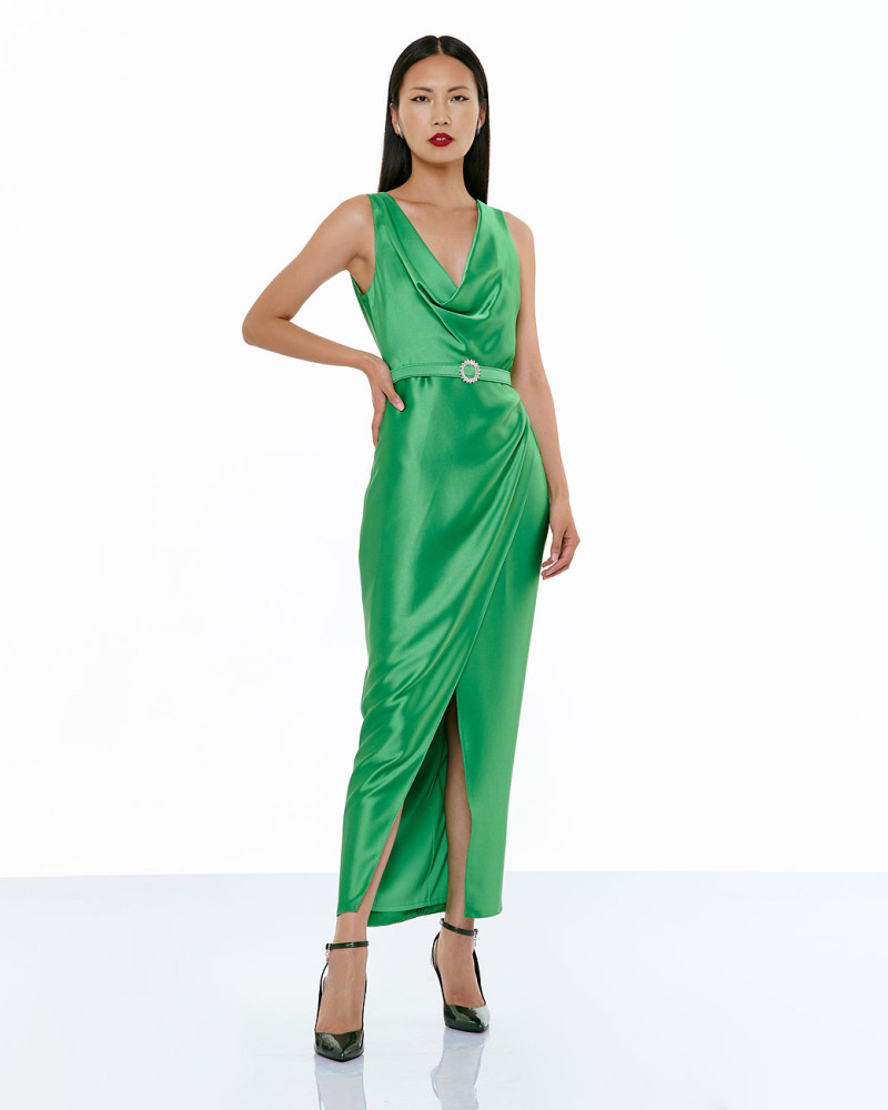 Φόρεμα πράσινο σατέν αμάνικο με ντραπέ